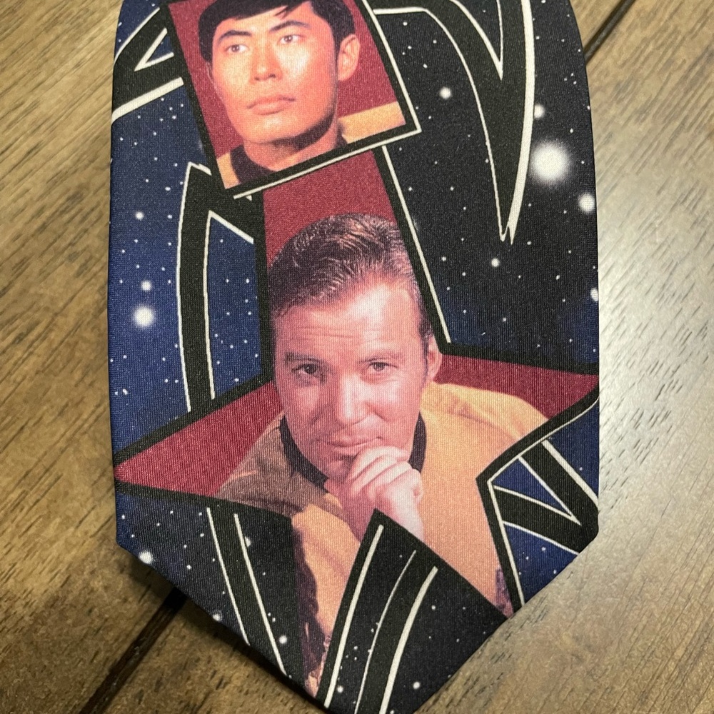 Classic 1993 Star Trek Ralph Marlin neck tie.
